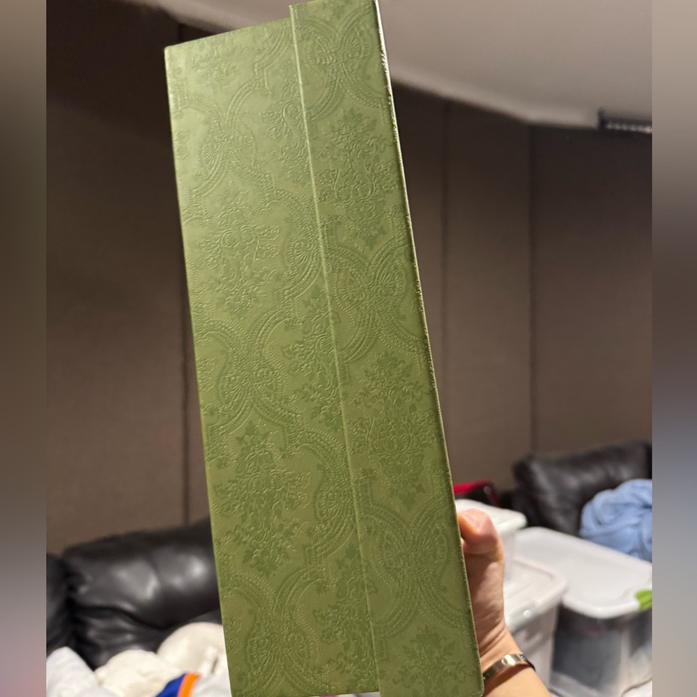 Gucci Green Embossed Box - Picture 2 of 9